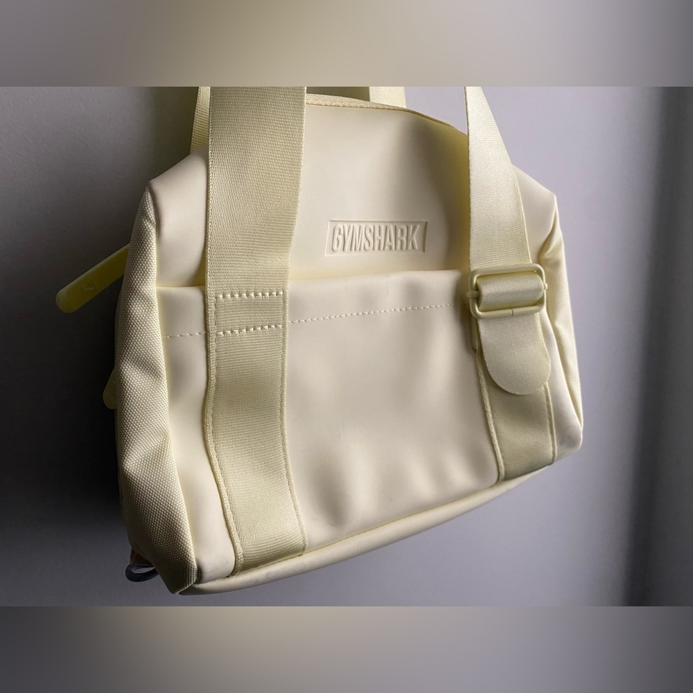 Gymshark Everyday Mini Bag - Picture 2 of 7